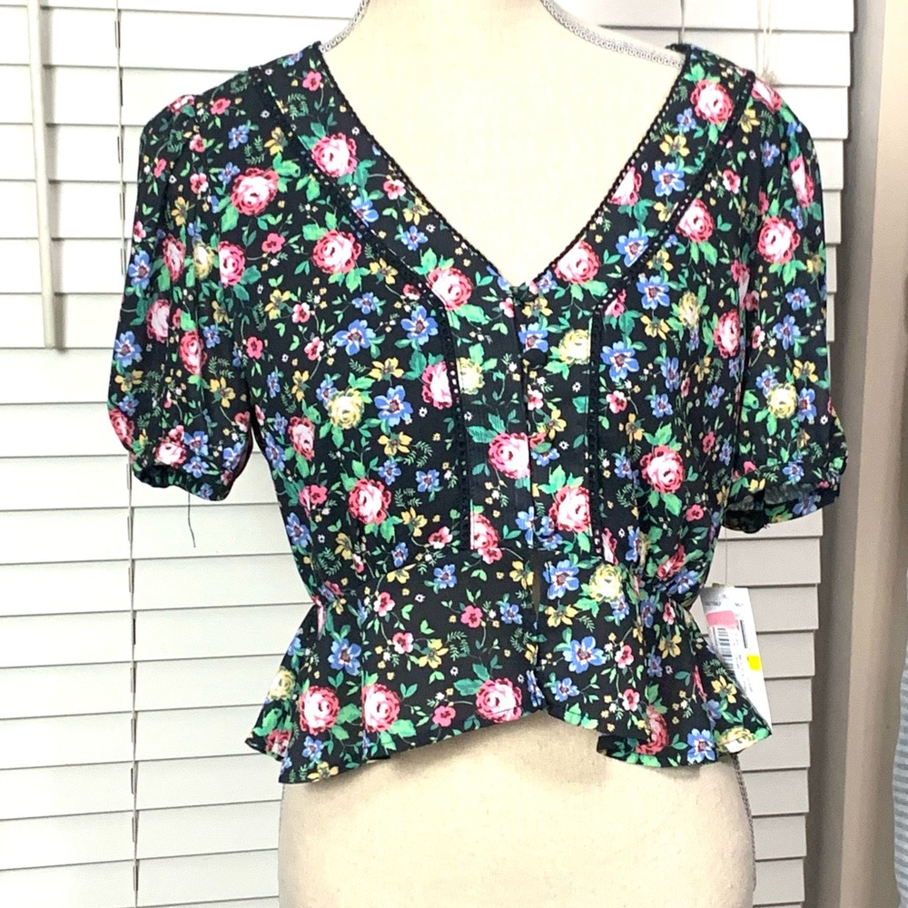 Gianni Bini V-Neck Floral Button Down Top NWT